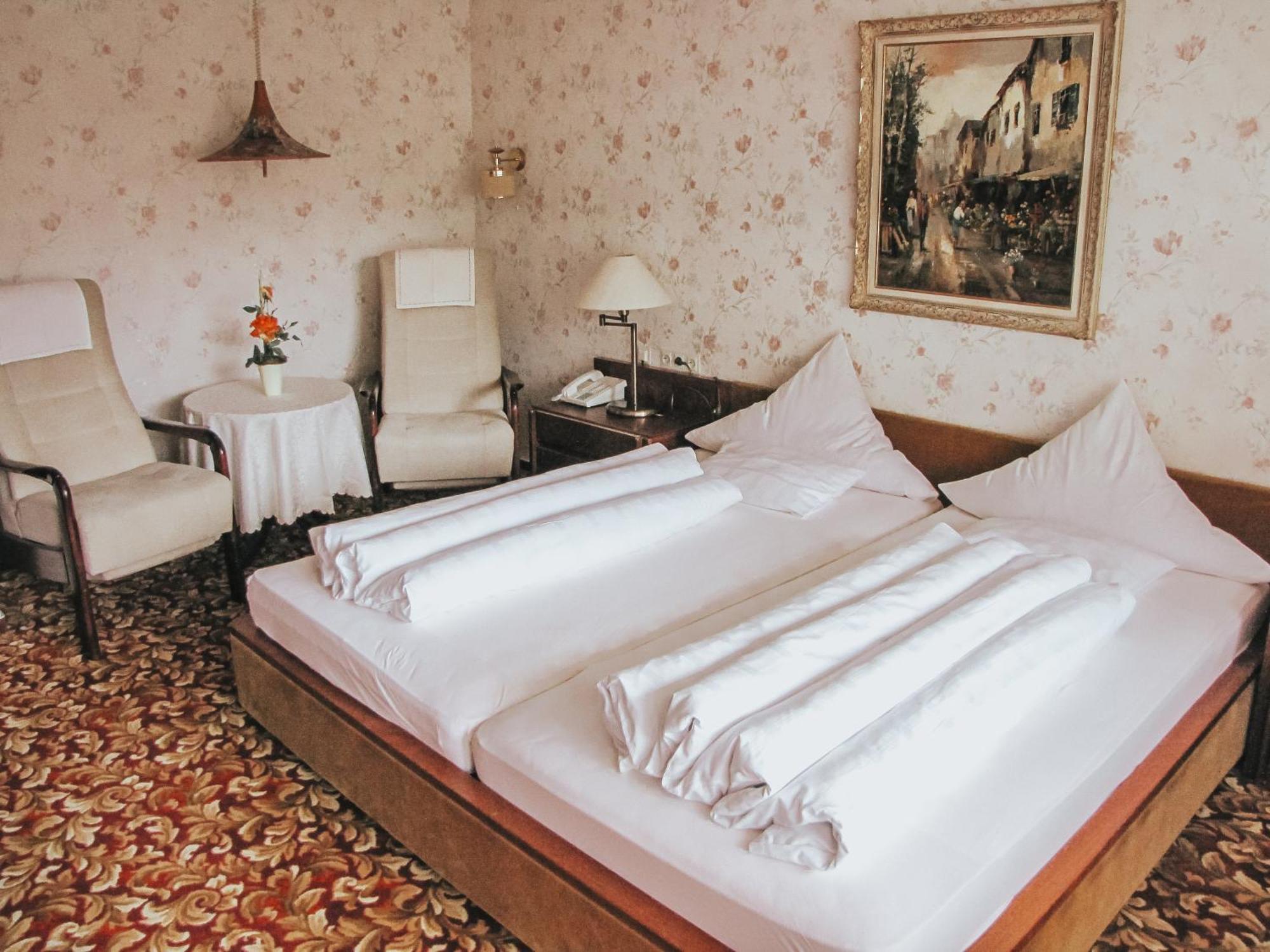 Hotel Harzer Am Kurpark Bad Herrenalb Buitenkant foto
