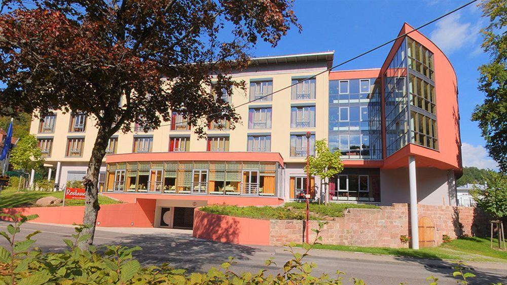 Hotel Harzer Am Kurpark Bad Herrenalb Buitenkant foto
