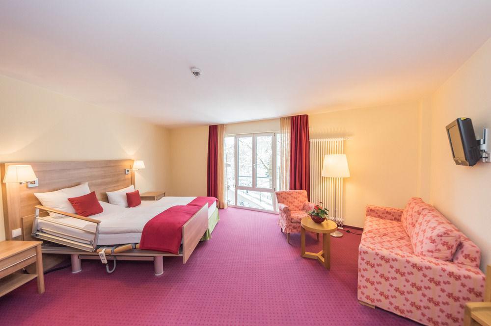 Hotel Harzer Am Kurpark Bad Herrenalb Buitenkant foto
